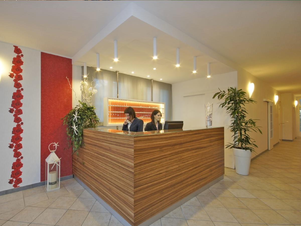 Hotel Promenade Universale Cesenatico Exterior foto