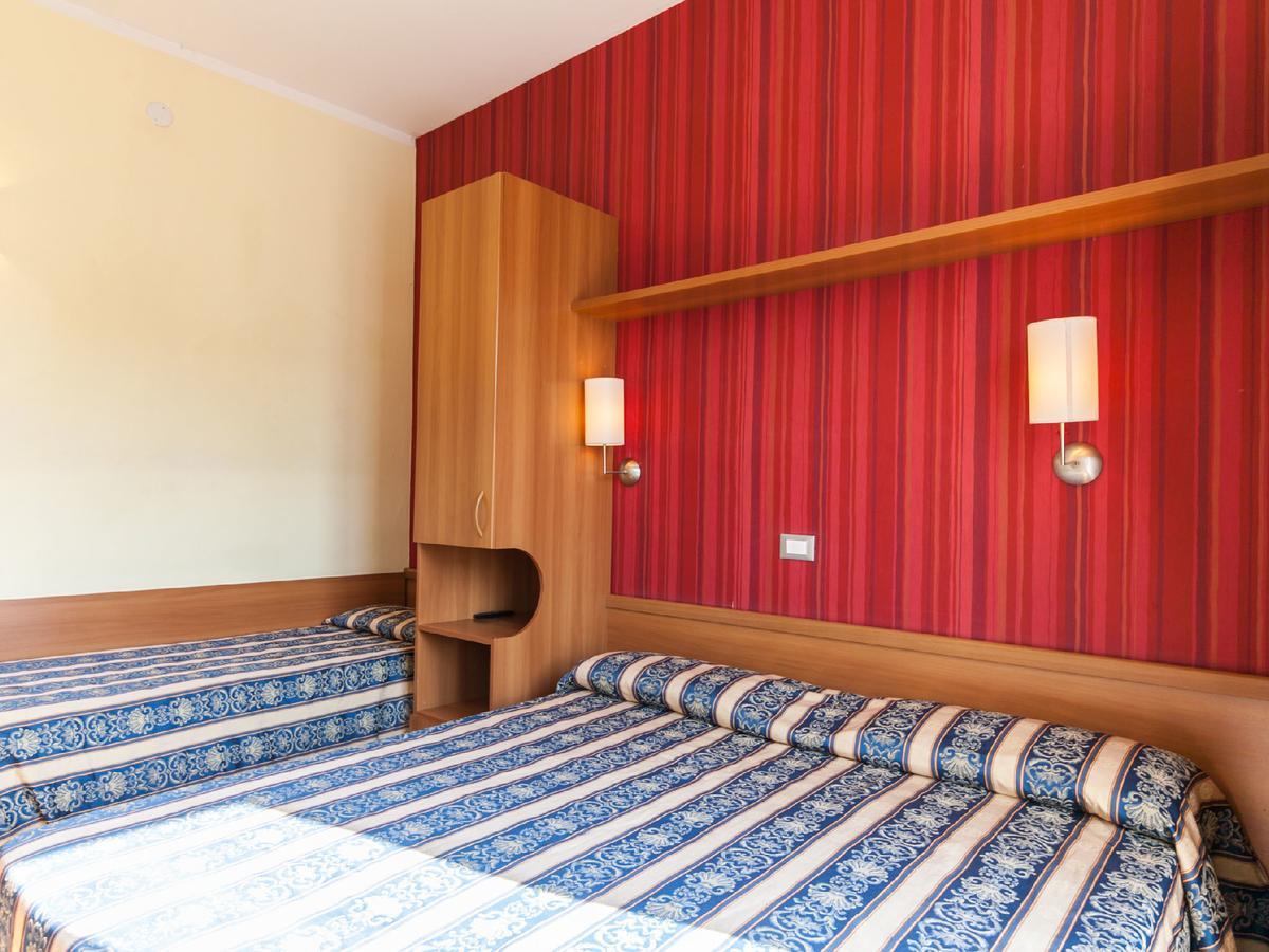 Hotel Promenade Universale Cesenatico Exterior foto